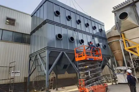 鄭州樸華科技布袋除塵器安裝案例現(xiàn)場(chǎng)